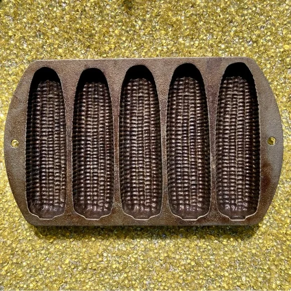 Cast Iron Cornbread Pan - Picture 1 of 10